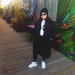 Meet your Posher, Olivia